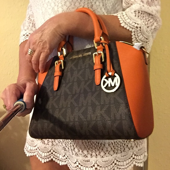 ๐ผ๐ฅNew Michael Kors Bag ๐ผ - Picture 4 of 8